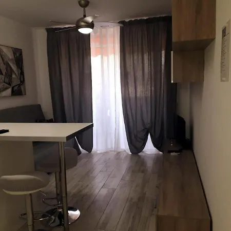 Appartamento Coqueto Apartamento Con Piscina *